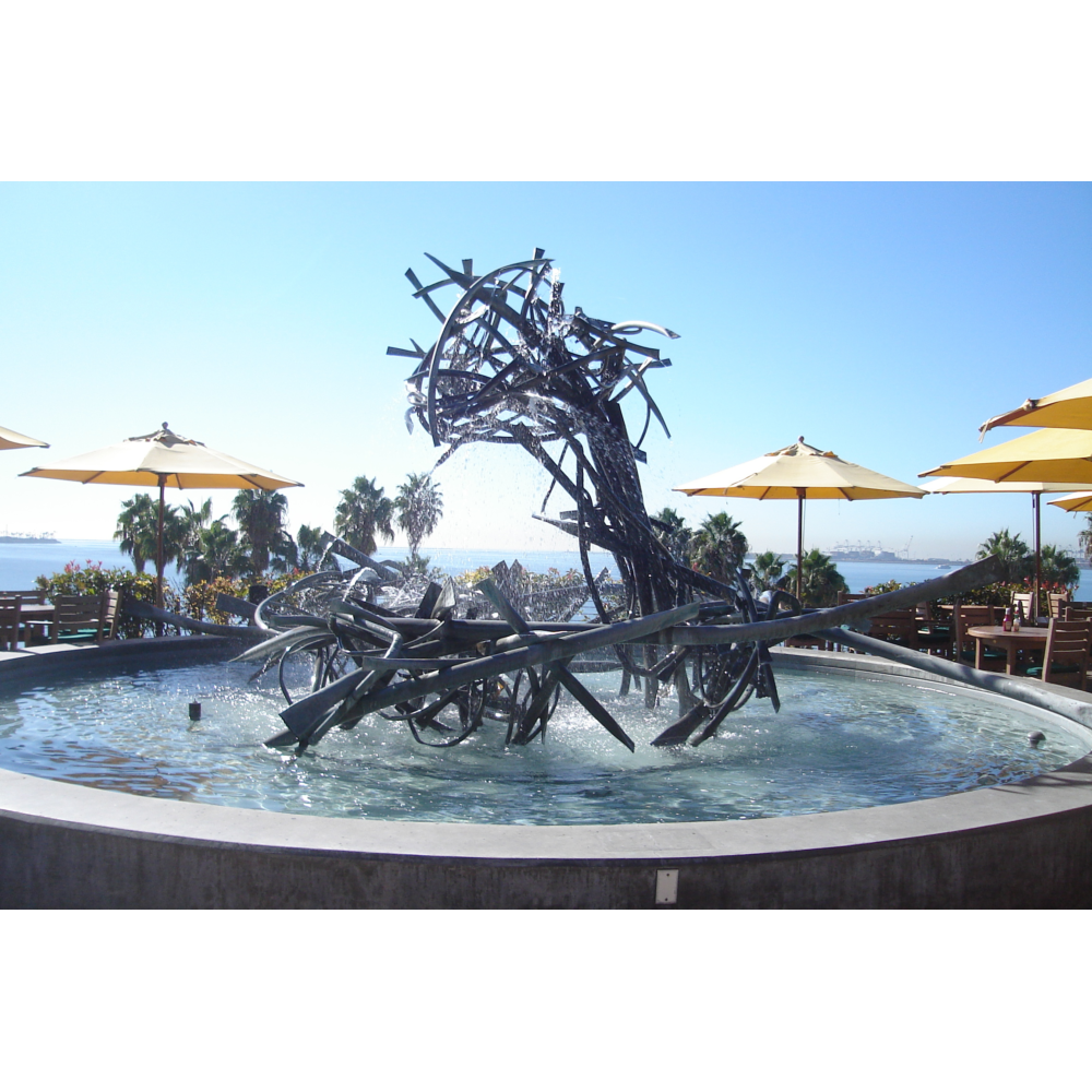 Claire Falkenstein  
Structure and Flow, 1971 
Copper tubing and venetian glass 
Gift of Dr. Louis L. Heyn  72-3.48